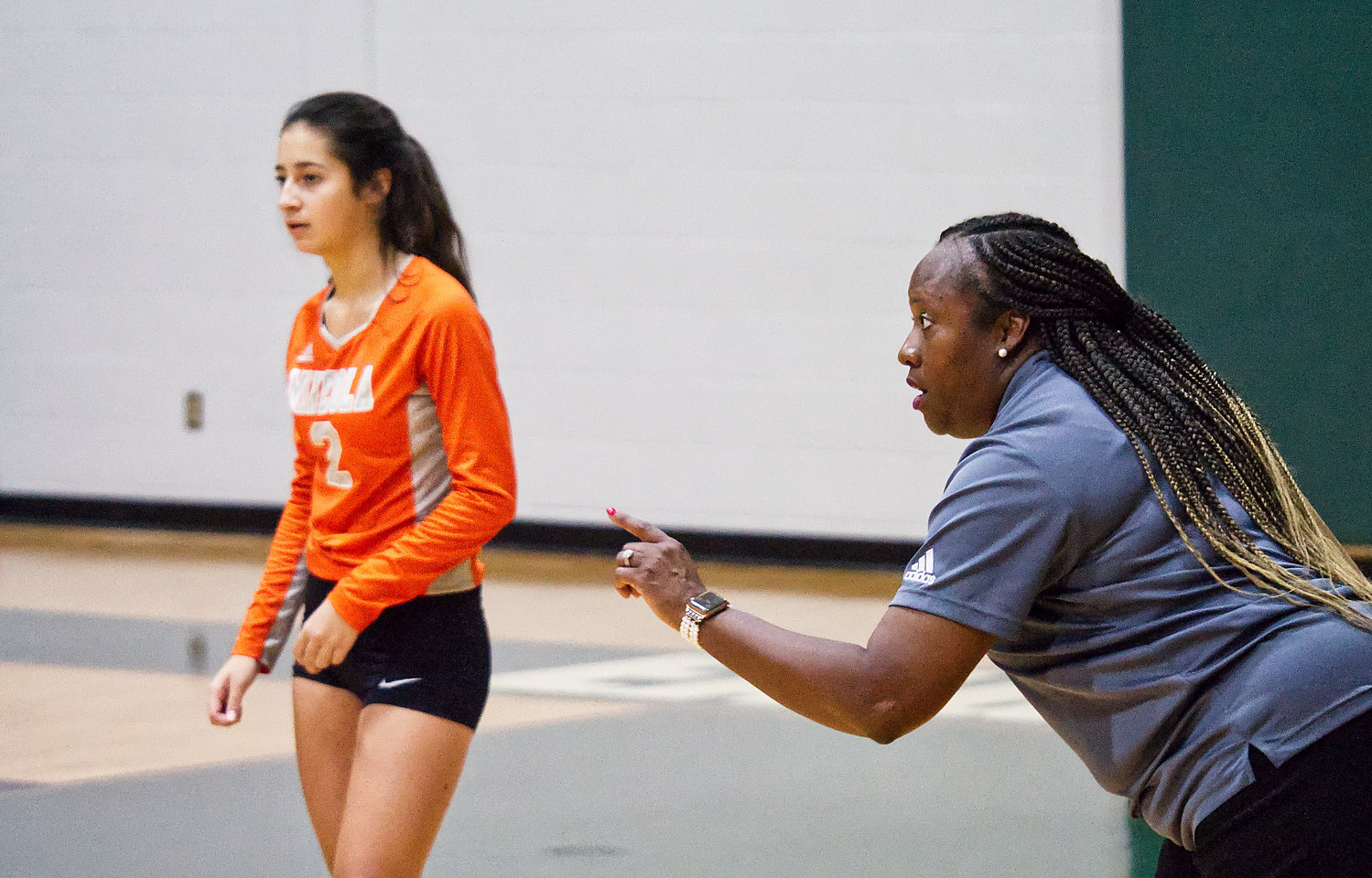 Mineola Coach TaShara Everett is actively encouraging on the sidelines. “Good,” is echoed throughout the gym, affirming her players seemingly every time a Lady Jacket does something she’s asked of them.